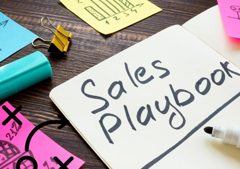 A Guide to Creating a Fail-Proof Sales Playbook (+Template)